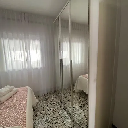 En El Centro De Con Aire Y Wifi Apartamento